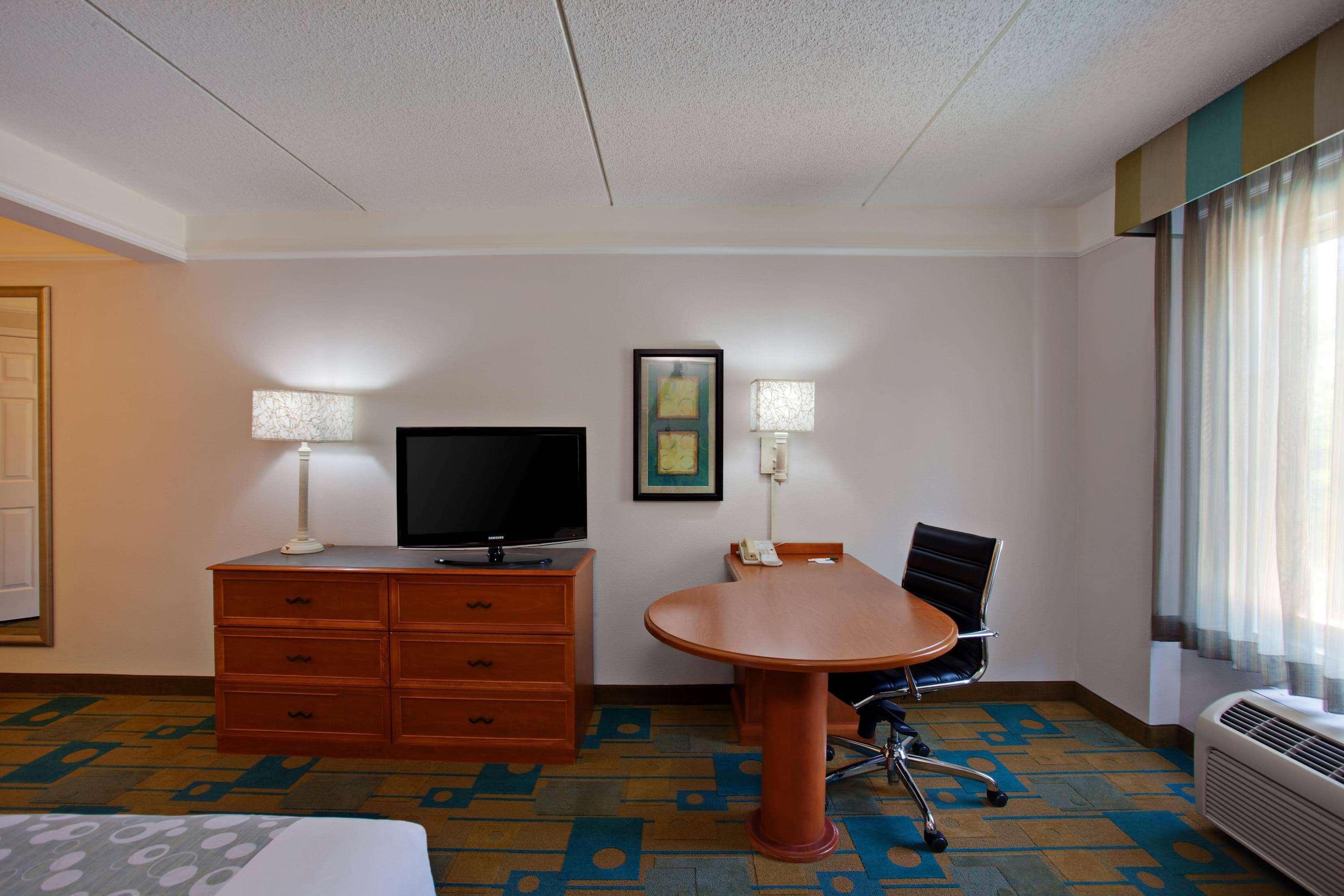 Hotel La Quinta By Wyndham Winston-Salem Extérieur photo