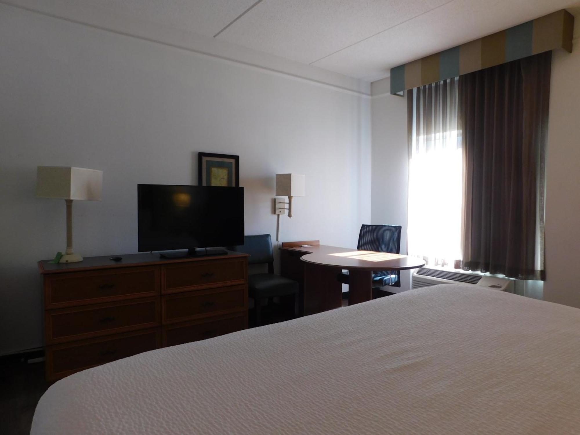 Hotel La Quinta By Wyndham Winston-Salem Extérieur photo